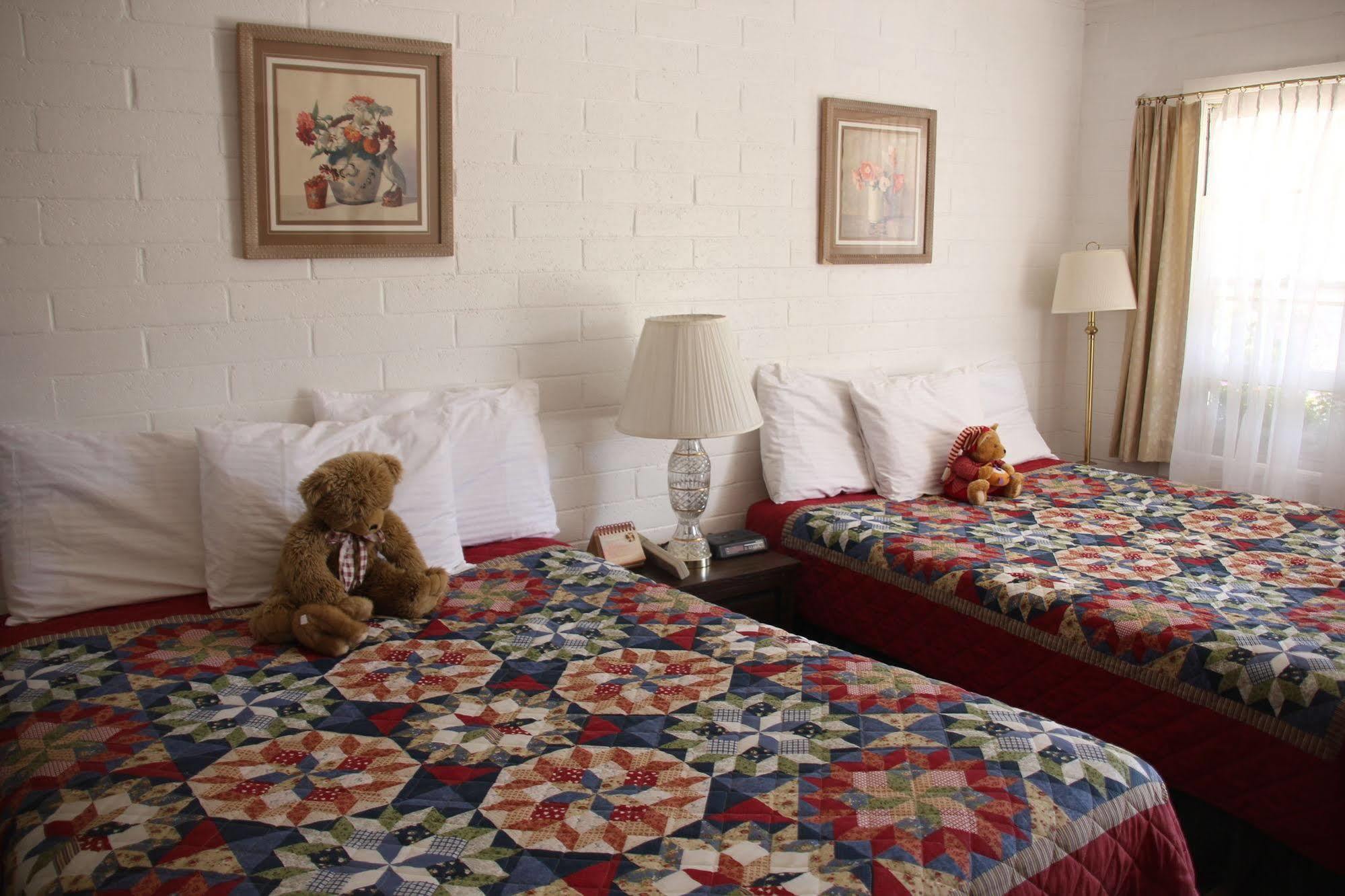 Black Bear Inn ดูบอยส์ ภายนอก รูปภาพ